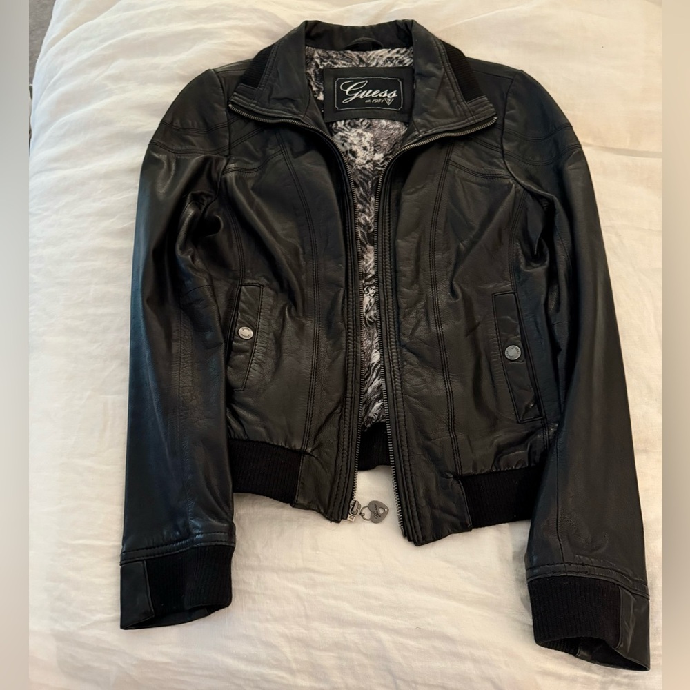 Pre-owned Guess leather jacket (black). Size Small. Excellent condition.